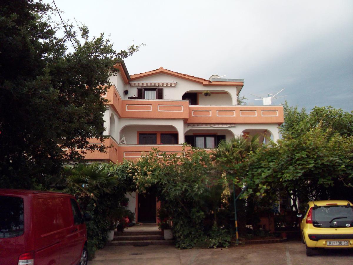 Apartments Vila Ida Vantacici Luaran gambar